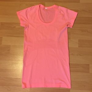 Swiftly tech Coral scoop neck shirt